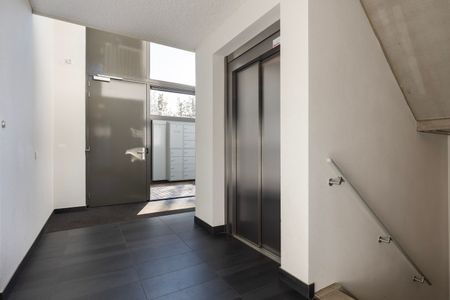 Appartement te huur: Stationsplein 43 7311 NX Apeldoorn - Photo 2