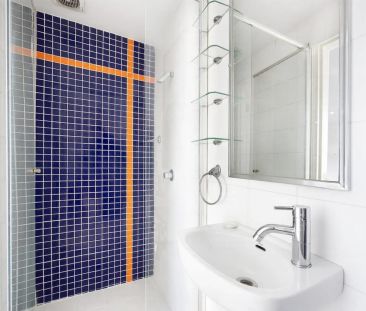 STYLISH ONE-BEDROOM APARTMENT WITH BALCONY IN THE HEART OF ST KILDA - Photo 5