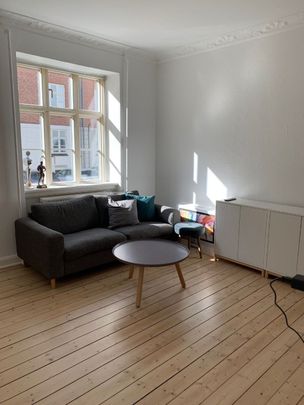 Flot lys 2, vær. lejlighed i øgaden - Photo 1