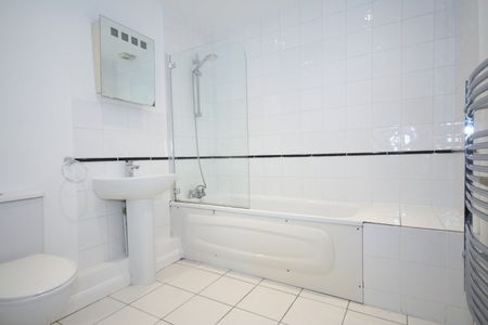 Walton Road, Woking - Photo 2