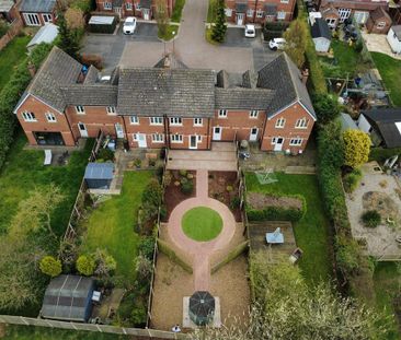 4 bedroom terraced house to rent - Photo 2