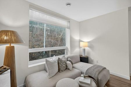 For Lease - 479 Charlton Avenue Unit# 209, Hamilton, Ontario - Photo 5