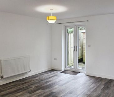 4 bedroom end of terrace house to rent - Photo 2