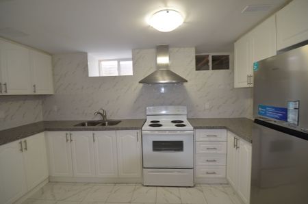 For Lease - 526 Poplar Avenue, Ajax, Ontario - Photo 5