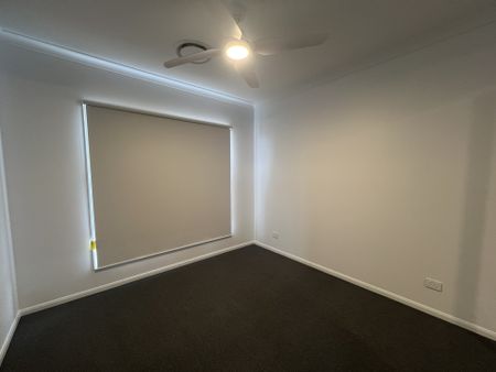Modern Family Living - Photo 4