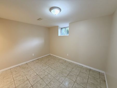 For Lease - 220 Ellington Drive Unit# Bsmt, Toronto, Ontario - Photo 5