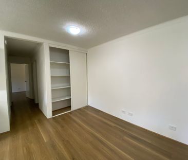 Ground Floor Unit! - Photo 2
