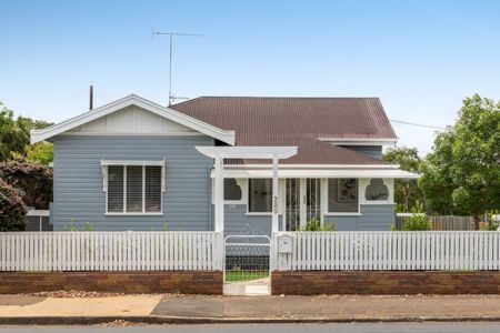 Newly Renovated Character Home - Photo 5
