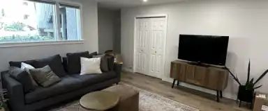 Centrally Located 2 Bedroom 1 Bath Suite | 2723 7 Avenue Northwest, Calgary - Photo 1