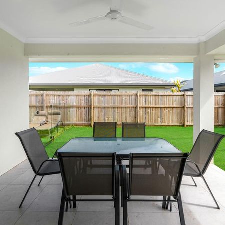 STUNNING FULLY FURNISHED HOME READY TO BE LEASED! REDUCED RENT! - Photo 2