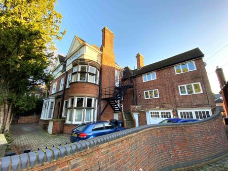 1 bedroom flat to rent - Photo 2