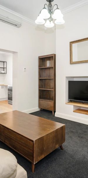 Renovated and spacious - Photo 1