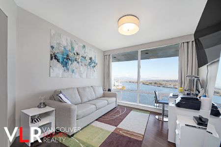 Penthouse in New Westminster, BC - Photo 2