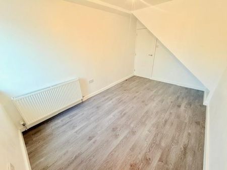 2 bedroom Flat To Let - Photo 5