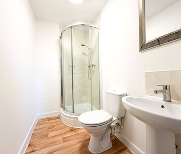 Ladywell Point, Pilgrims Way, Salford, Greater Manchester, M50 1AZ - Photo 6