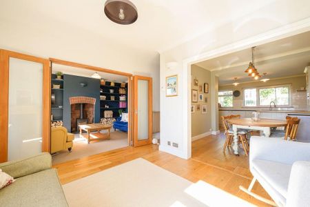 3 bedroom detached house to rent - Photo 2