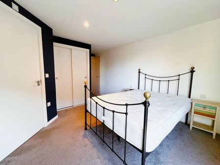 2 bedroom Flat To Let Total Size: 732 SQ FT - Photo 2