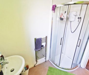 1 bedroom in a house share to rent - Photo 6