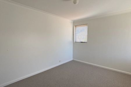 Spacious 3-Bedroom plus study that could be a 4th bedroom renovated Home in Prime Ardross Location - Photo 5