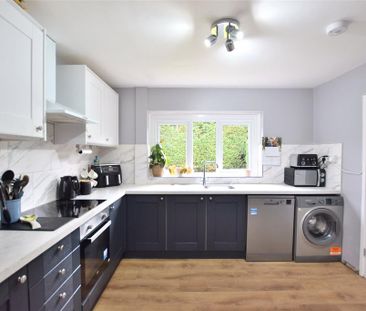 3 bedroom semi-detached house to rent - Photo 6