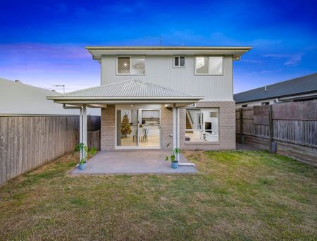 33 Highgate Drive, Flagstone - Photo 5