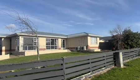 Family home in time for Christmas - Photo 5