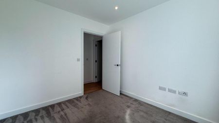 2 bedroom ground floor flat to rent - Photo 2