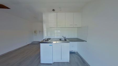 Location Appartement 1 pièce 14m² ST PIERRE DES CORPS 37700 - Photo 4
