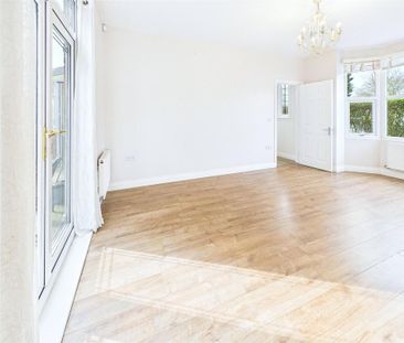 3 bedroom detached house to rent - Photo 3