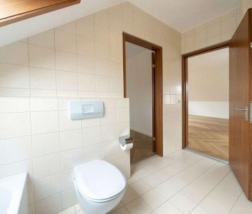 S-Riedenberg: Charmante 3,5-Zi.-Dachgeschosswohnung mit Terrasse, B... - Photo 6