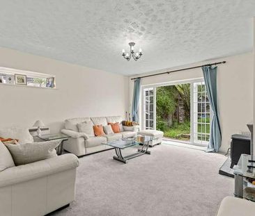 The Copse, Fetcham, KT22 - Photo 2