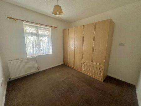 3 bedroom end of terrace house to rent - Photo 4