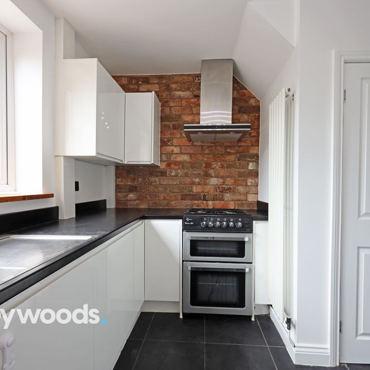 3 bed semi-detached house to rent in Seabridge Lane, Clayton, Newcastle-under-Lyme - Photo 1