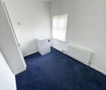 3 bedroom end of terrace house to rent - Photo 3