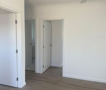 Newly Built Modern Home Offering Space, Comfort & Style - Photo 2