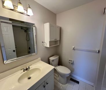 For Lease - 125 Hopewell Road, Oakville, Ontario - Photo 2