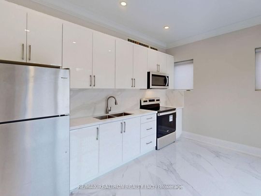 For Lease - 2545 Glengarry Road, Mississauga, Ontario - Photo 1