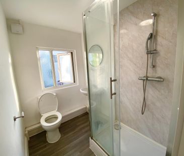 Camden High Street - Photo 4