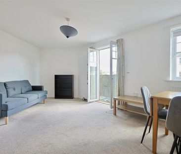 2 bedroom Flat to rent in Renforth Close, St James Village, Gateshe... - Photo 5
