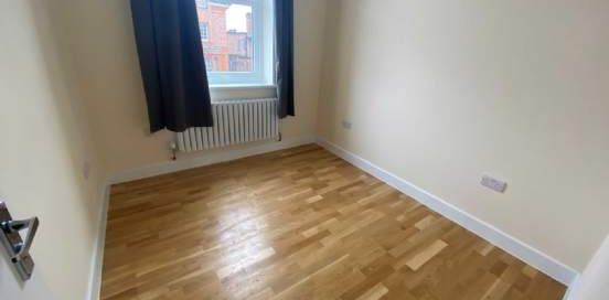 2 bedroom property to rent in London - Photo 2