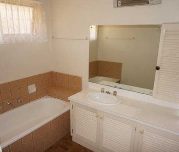 Spacious Family Home - Photo 2