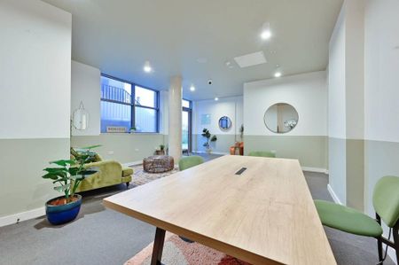 3 bedroom flat to rent - Photo 4