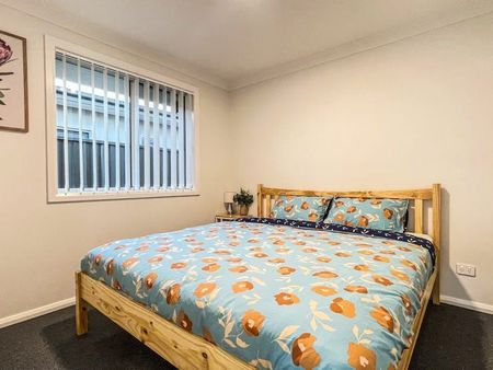 FULLY FURNISHED GRANNY FLAT - Photo 2