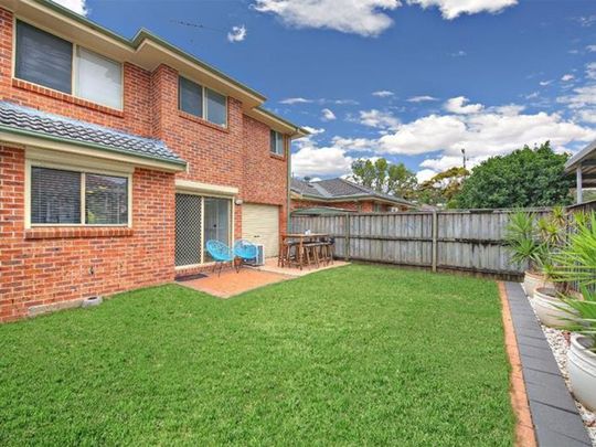 IMMACULATE & LOW MAINTENANCE - Photo 1