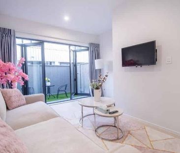 Modern 2-Bedroom Terrace House in Prime Mt Albert Location - Photo 2