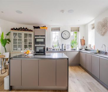 5 bedroom townhouse to rent - Photo 6