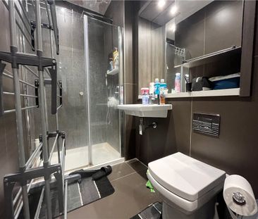 Staines Road, Hounslow, TW3 3GE - Photo 1