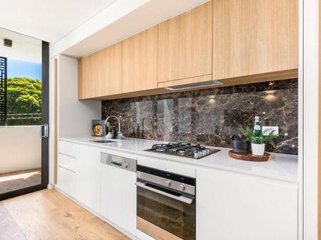 ULTRA MODERN ONE BEDROOM WITH SECURE PARKING! - Photo 3