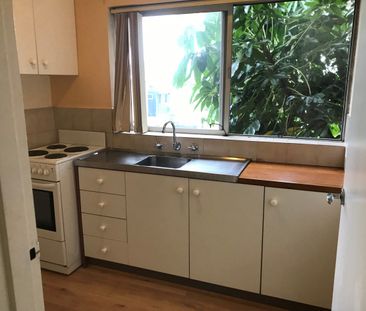 Well maintained studio apartment in perfect location - Photo 2