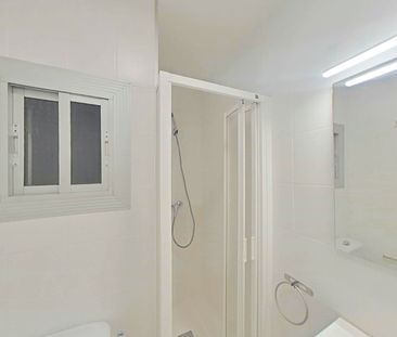 Piso de alquiler en Lloreda - Photo 2